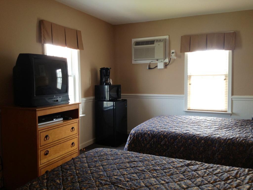 Ambassador Inn Ocean City Room photo